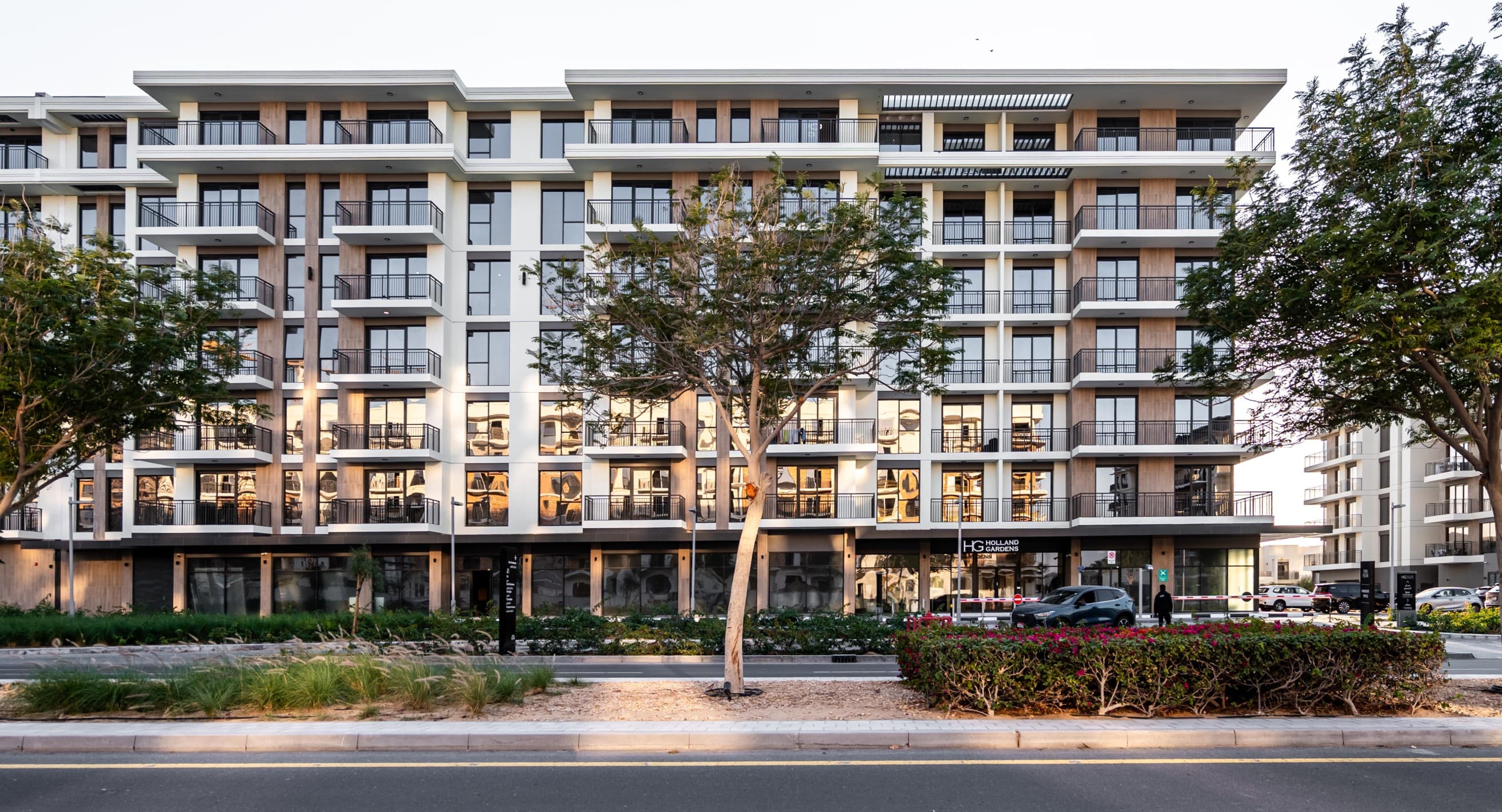 HOLLAND GARDENS