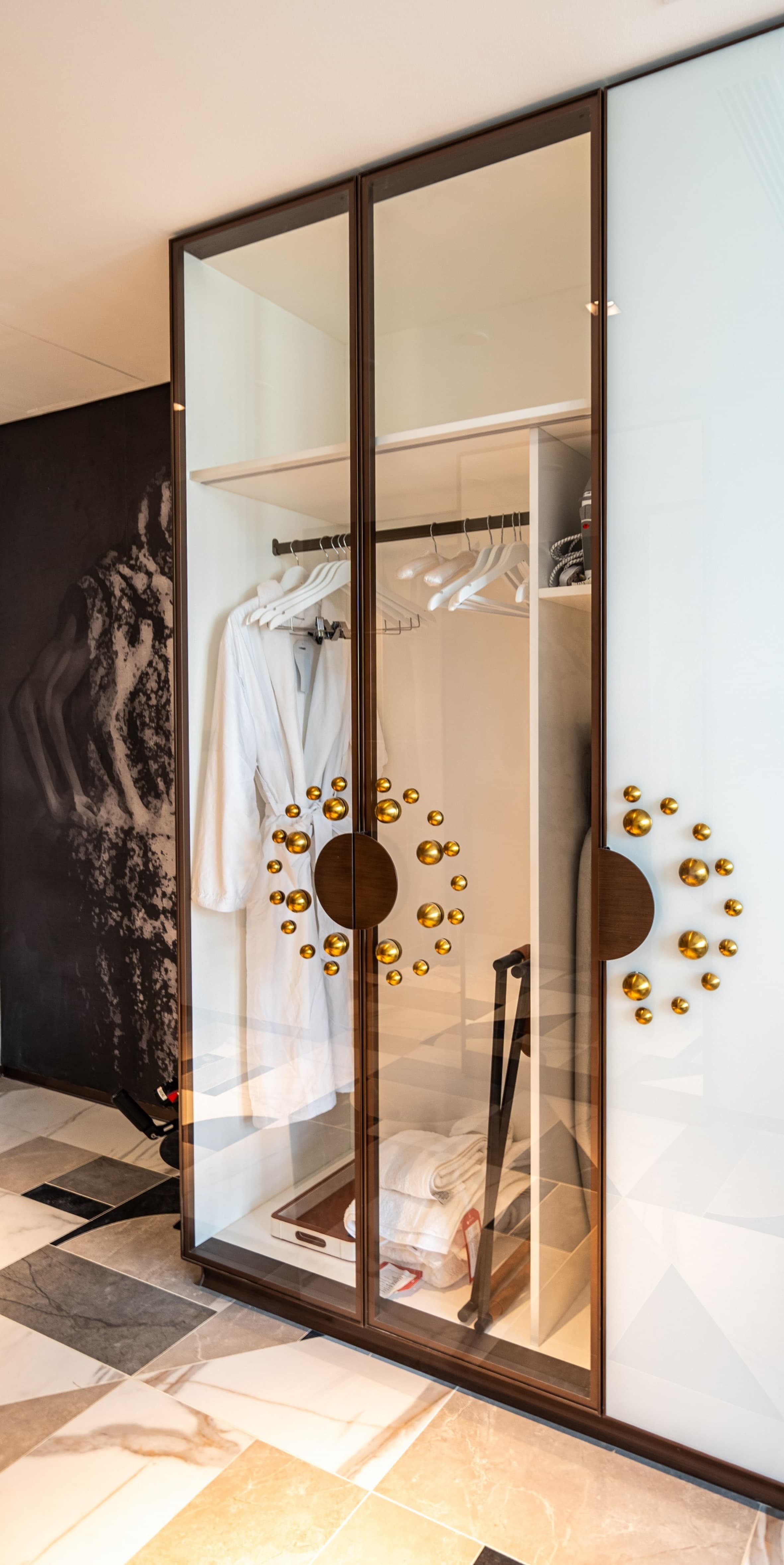 CURIO COLLECTION BY HILTON gallery view 10